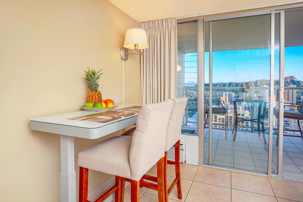 Stylish Studio With Great Ocean Views & Near Beach! Apartment Honolulu