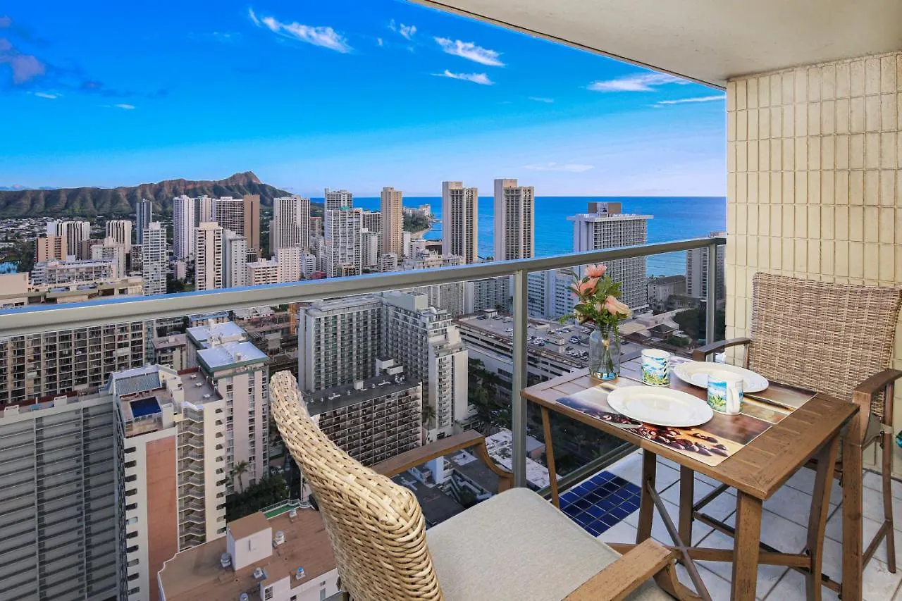 Stylish Studio With Great Ocean Views & Near Beach! Apartment Honolulu