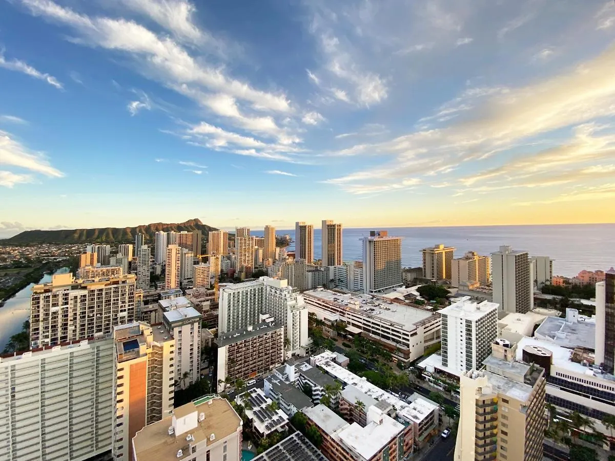 Stylish Studio With Great Ocean Views & Near Beach! Apartment Honolulu United States