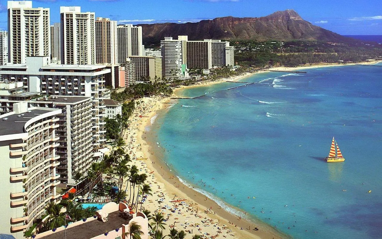 Stylish Studio With Great Ocean Views & Near Beach! Apartment Honolulu