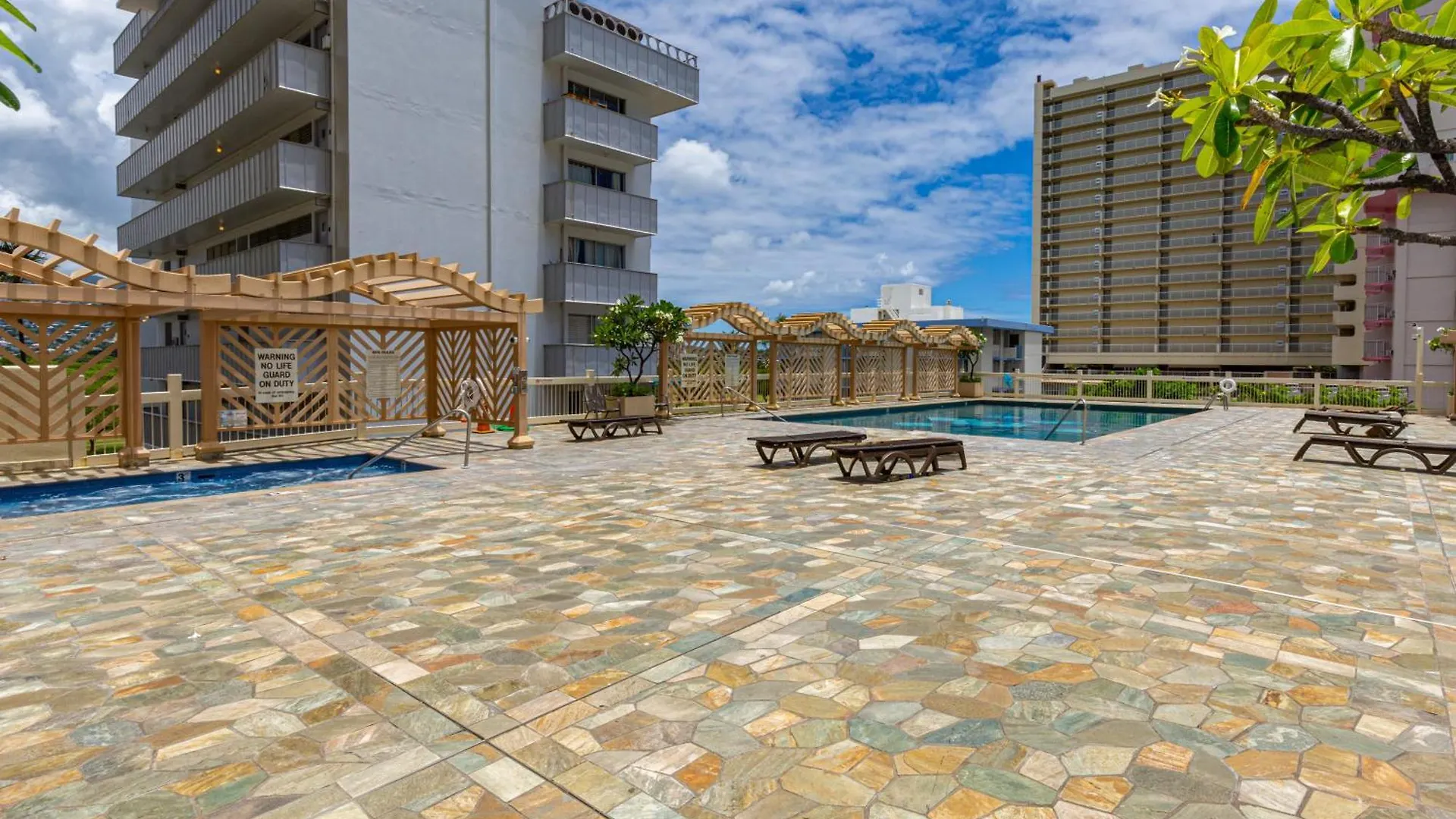 Stylish Studio With Great Ocean Views & Near Beach! Apartment Honolulu