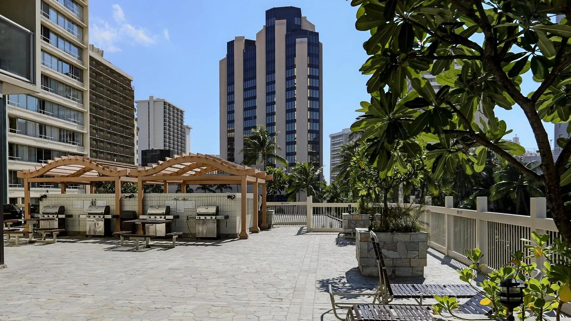 Stylish Studio With Great Ocean Views & Near Beach! Apartment Honolulu